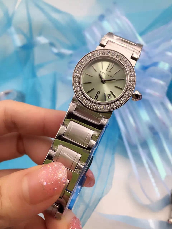 ブルガリ時計正面デザイン